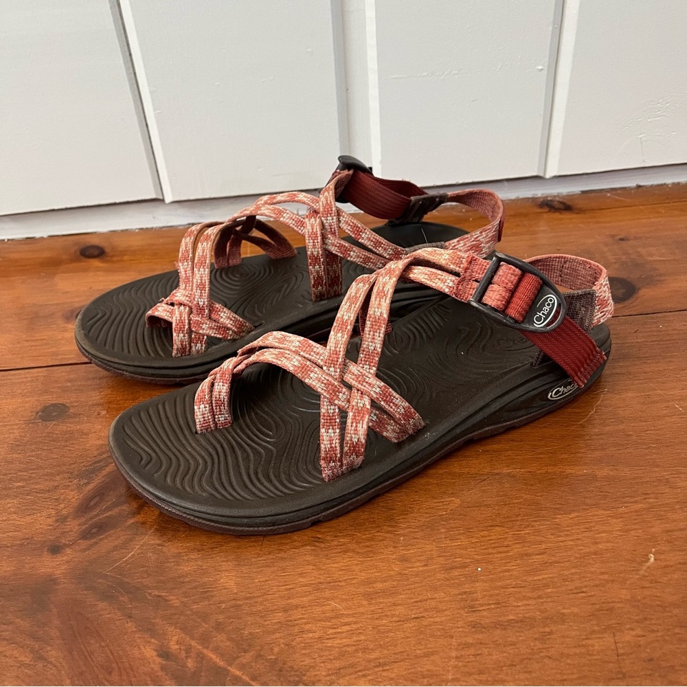 Chaco women’s sandals - orange - 9